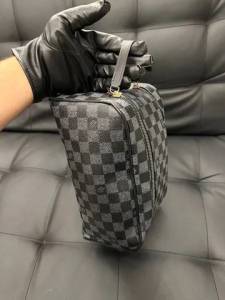 Necessaire Louis Vuitton E Gucci