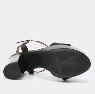 Sapato Preto Vizzano, Salto Alto