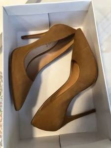 Scarpin Schutz Bege 34