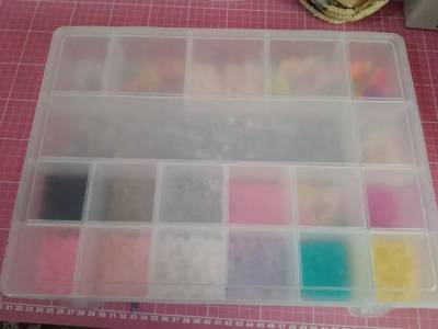 Caixa Com Miangas Variadas