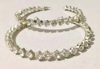 Maxi Argola Em Rdio Branco E Zircnia