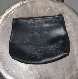 Bolsa Necessaire Couro Preta Vintage