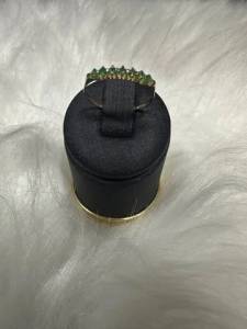 Anel De Ouro 18k Com Pedras De Esmeraldas