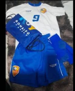 Uniforme R9