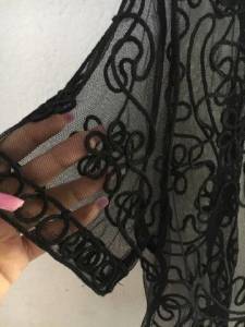 Casaquinho Preto Bordado