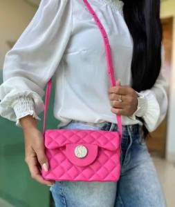 - Bolsa Barbie -