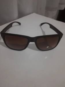 culos De Sol Oneself Marrom