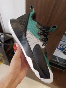 Basqueteira Adidas Nova