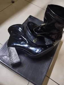 Bota Preta Carmem Steffens