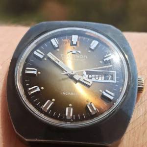 Rarssimo Technos Mostrador Dourado Com Efeito Sunburst Mquina Eta Sua