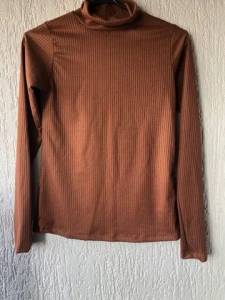Blusa De Manga Canelada Gola Alta