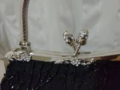 Bolsa Clutch Chenson Preta Bordada