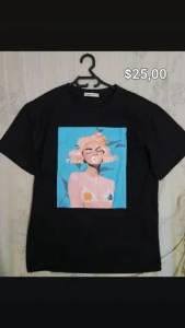 T-shirt 25,00