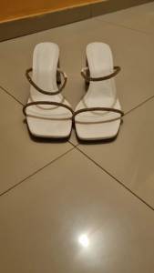 Salto Branco Com Brilho Comfort