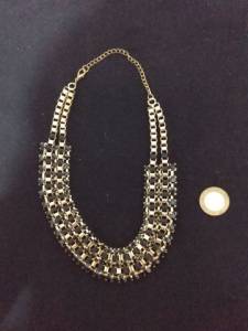 Colar Bijoux Dourado E Preto Pouco Usado Ler Descrio