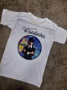 Camiseta Wandinha Veste Tamanho 4