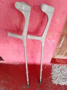 Vendo Par De A Muletas 100