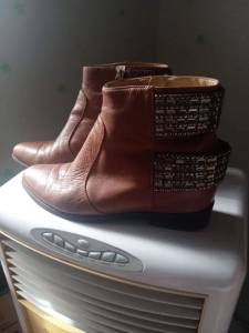 Bota Contorno Da Schutz