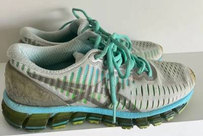 Tnis Asics