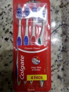 4 Escovas De Dente Macia  Colgate