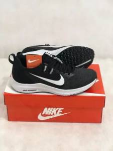 Tnis Nike