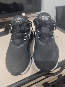 Tnis Nike Air Max React 270
