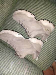 Bota Oakley
