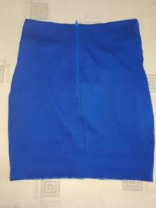 Vende-se Saia Social Azul Tamanho 42/44 R$50,00