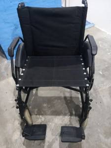 Cadeira Super  Larga  63 Cm De Largura