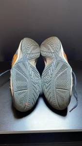 Tnis Asics Dedicate.