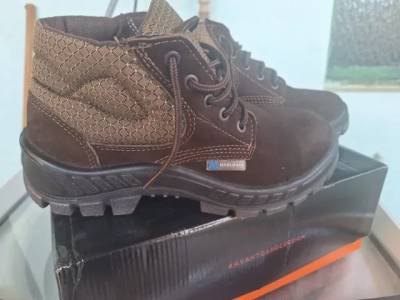 Vendo Bota De Segurana Usada Apenas Uma Vez