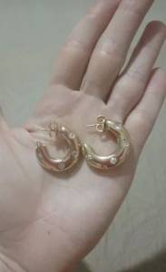 Argola Mdia, Com Micro Zircnias Cravejadas.