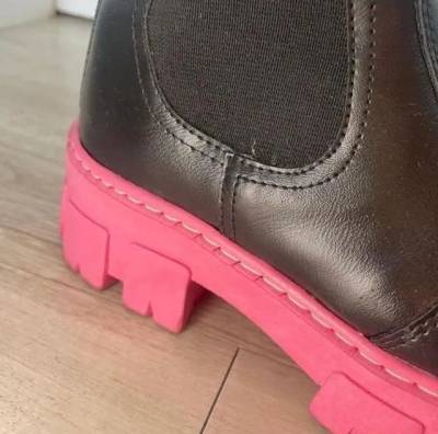 Bota Em Couro Com Solado Pink