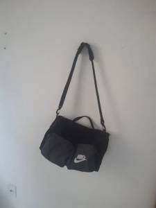 Vendo Ou Troco Mochila Da Nike Pouco Usada