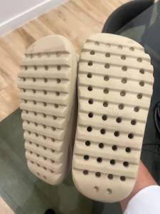 Sandlia Yeezy
