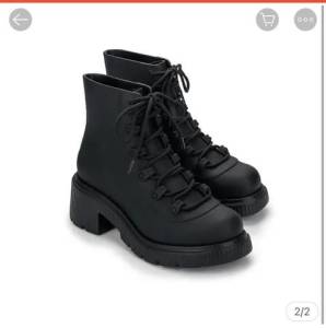 Coturno Melissa