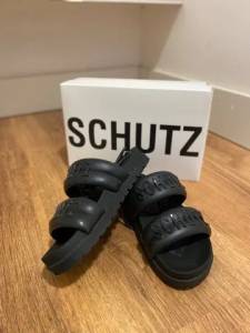 Sandalia Schutz Preta