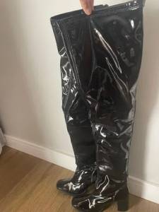 Bota Cano Alto over The Knee De Vinil Com Zper - Nunca Usada