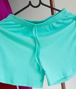 Short Canelado