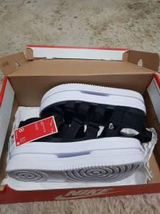 Sandlia Nike Tam 37