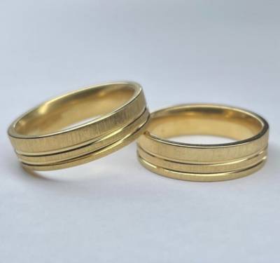Par De Alianas Escovada 2 Frisos Noivado E Casamento