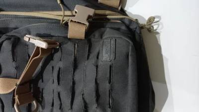 Mochila Invictus Assault Preta Com Bege (edio Limitada)
