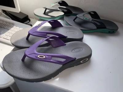 Chinelo Oakley Original