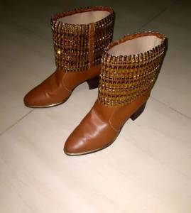 Por  50  -  Bota Feminina  -  N. 35