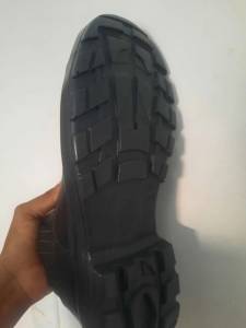 Bota De Bico De Couro