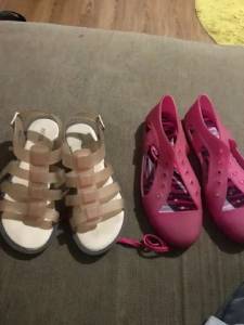 Duas Sandlias/tnis Da Melissa