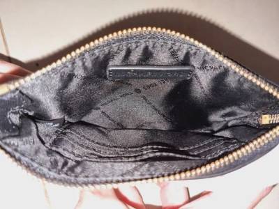 Clutch Michael Kors Jet Set Travel Preta
