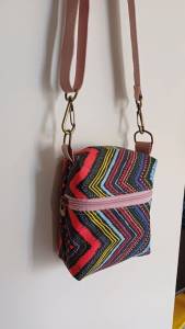 Bolsa Lateral Simples Em Sarja