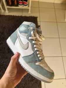 Jordan 1 High Hyper Royal 42