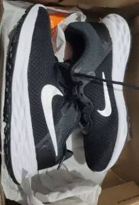 Tnis Nike Revolution 6